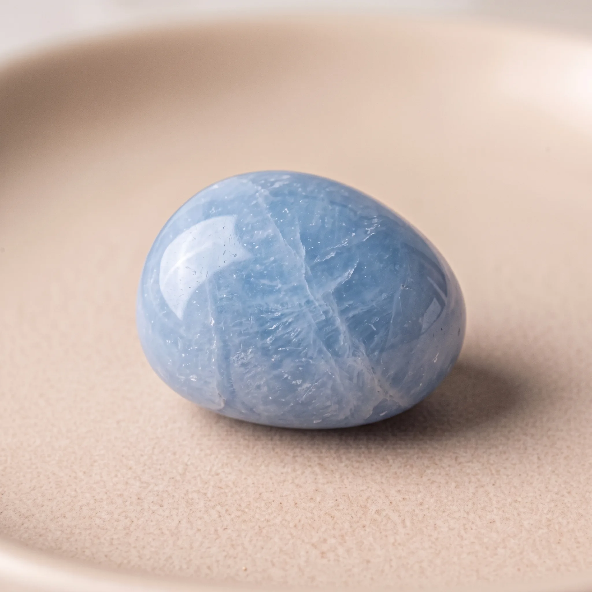 Calcite bleue cristalline aux teintes apaisantes